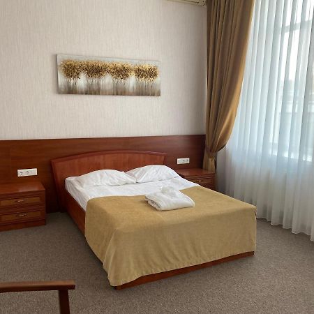 Alexandrovskiy Hotel นิโกลาเยฟ ภายนอก รูปภาพ