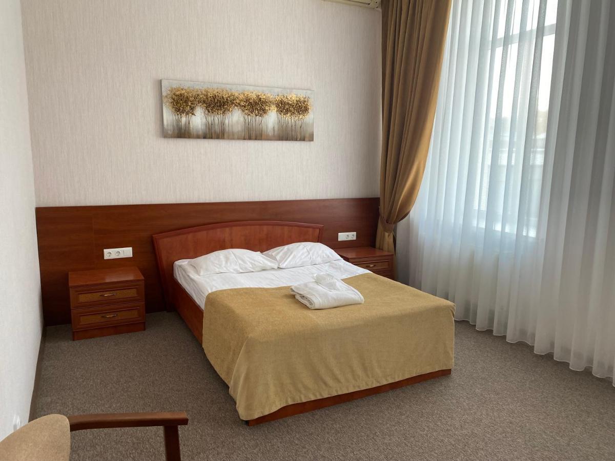 Alexandrovskiy Hotel นิโกลาเยฟ ภายนอก รูปภาพ