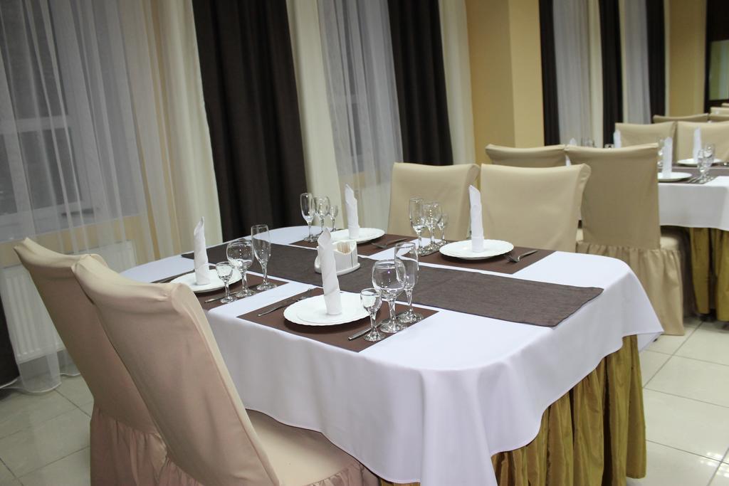 Alexandrovskiy Hotel นิโกลาเยฟ ภายนอก รูปภาพ