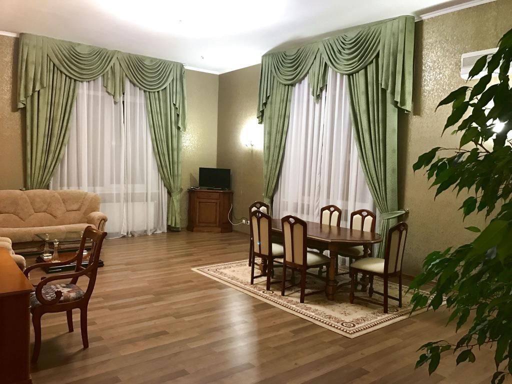 Alexandrovskiy Hotel นิโกลาเยฟ ภายนอก รูปภาพ