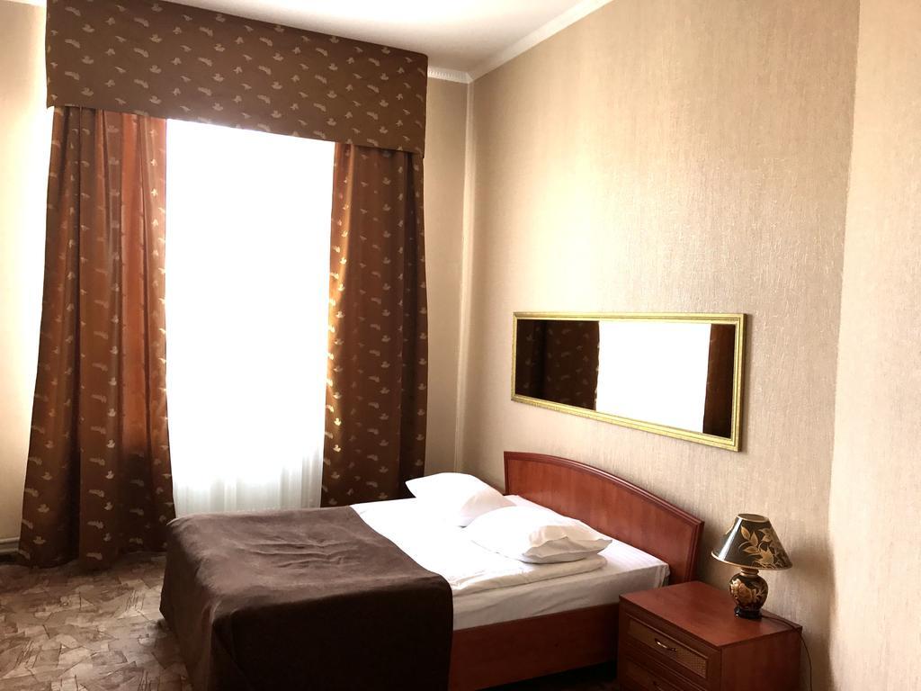 Alexandrovskiy Hotel นิโกลาเยฟ ภายนอก รูปภาพ