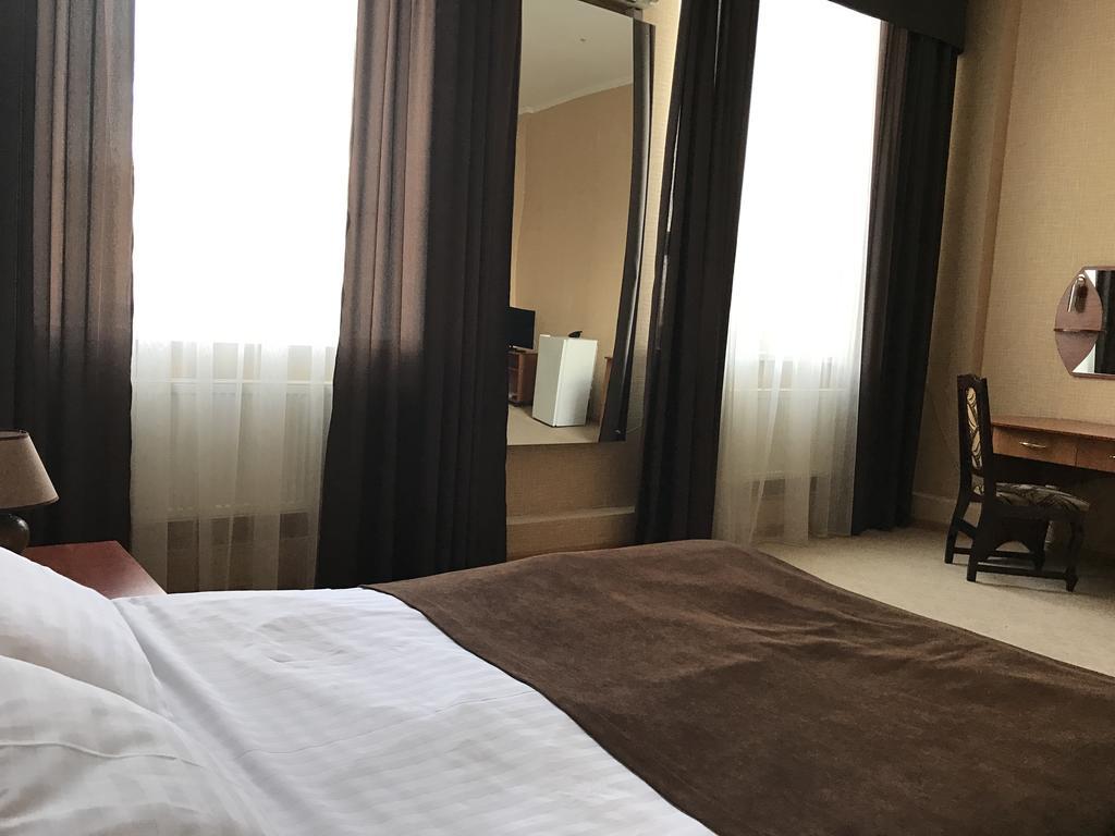 Alexandrovskiy Hotel นิโกลาเยฟ ภายนอก รูปภาพ